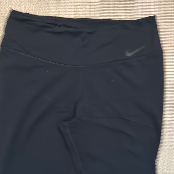 Nike Dry Fit Black Active Leggings - Picture 2 of 3